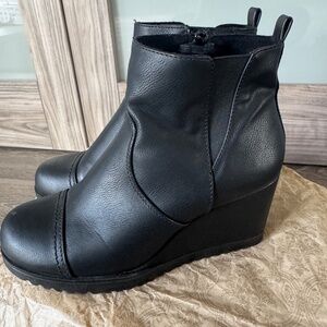 Black Platform Boots